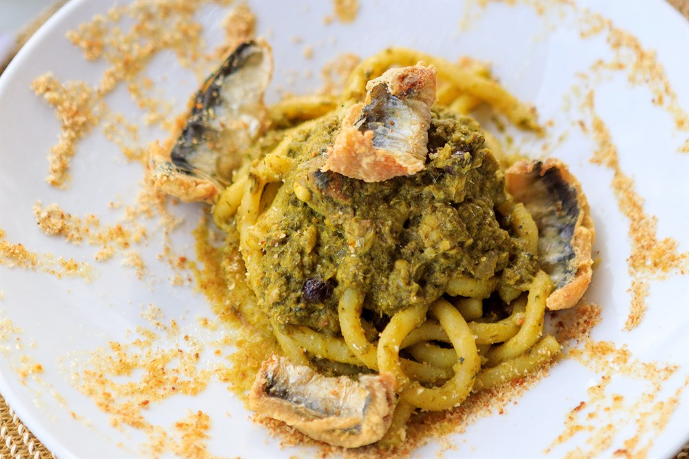 img:/media/Resized/SICILY%20local%20areas/FOOD/1000/TTT_Sicily_Mondello_Ristorante_Al_Gabbiano_Pasta_con_le_sarde_DEC20_04.jpg